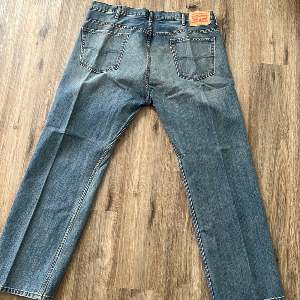 Men’s Levi’s 569 jean